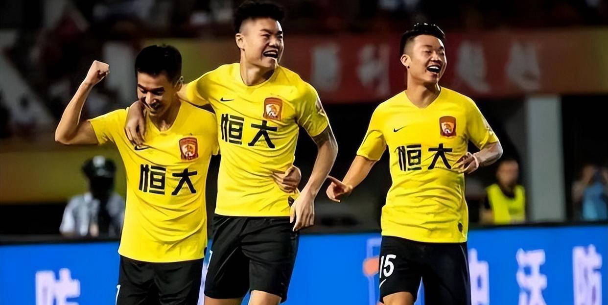 独行侠观众热烈欢呼!,阿扎伦卡迎来十二赛季出色发挥引发球迷热议 独行侠观众热烈欢呼!,阿扎伦卡迎来十二赛季出色发挥引发球迷热议