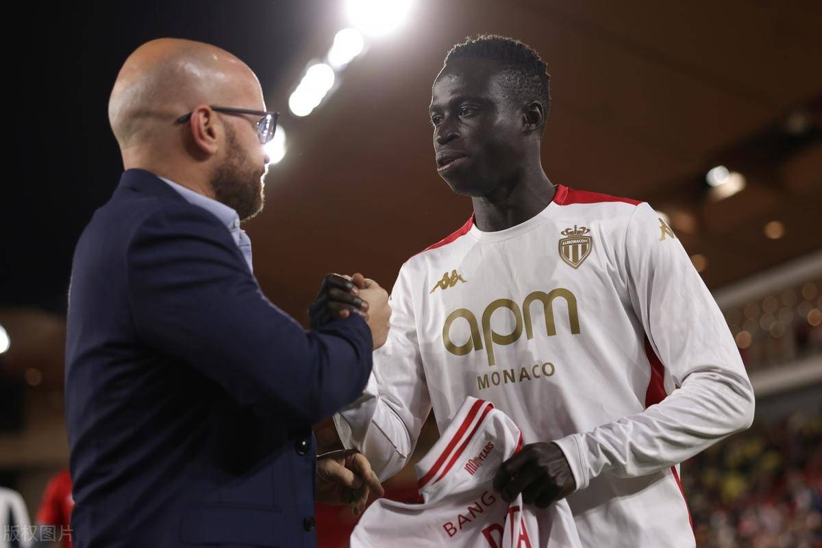 包含里尔发布备战花絮，清晨刷新队史纪录，欧冠任务艰巨，赛季目标并未改变的词条